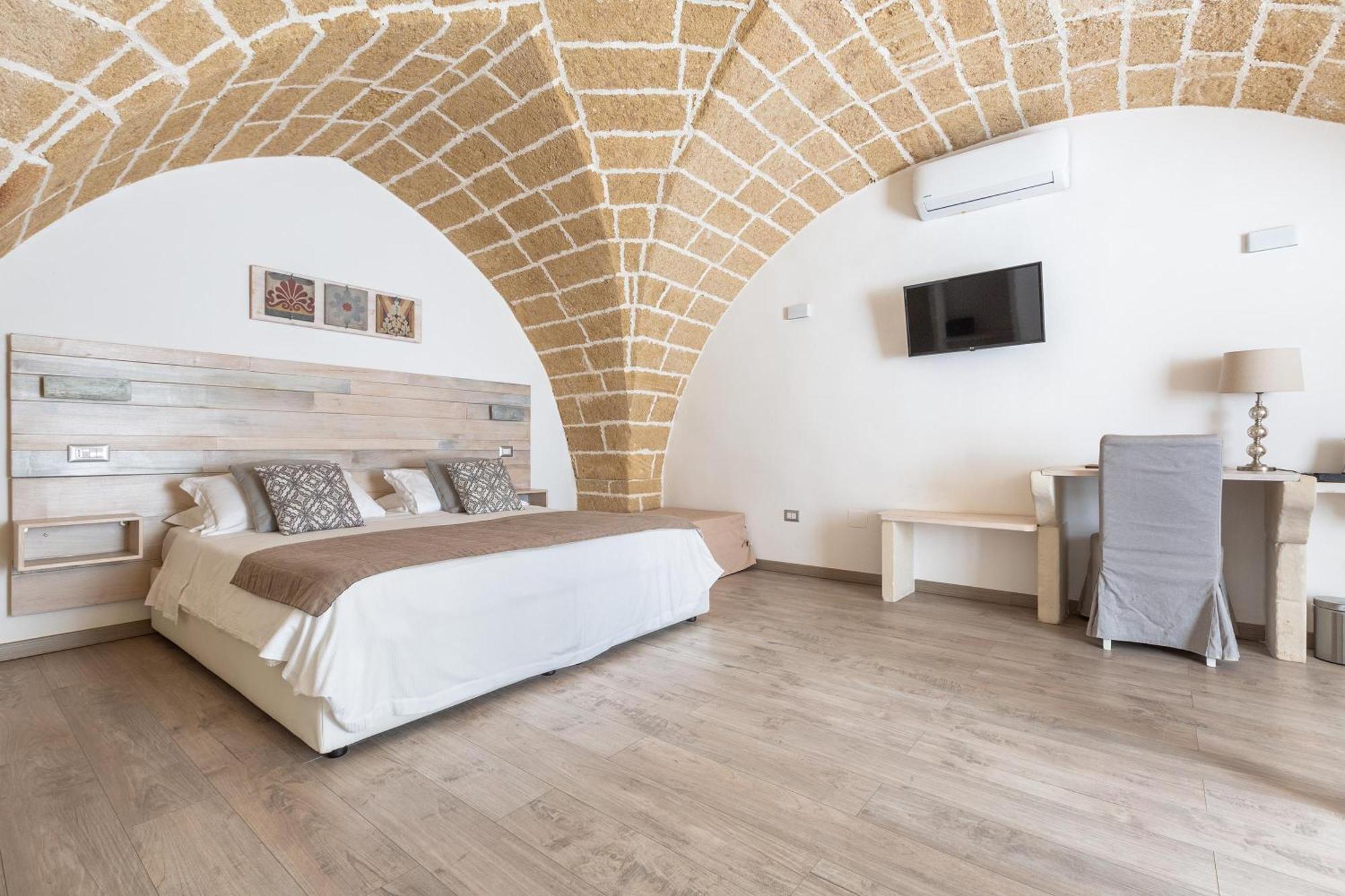 Bed and Breakfast Clara Domus Gallipoli Exterior foto